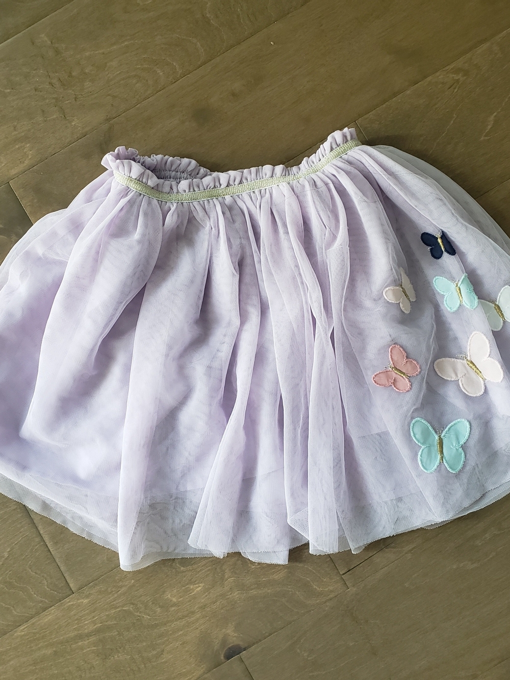 Carter's butterfly tutu skirt
Light purple color 7Y